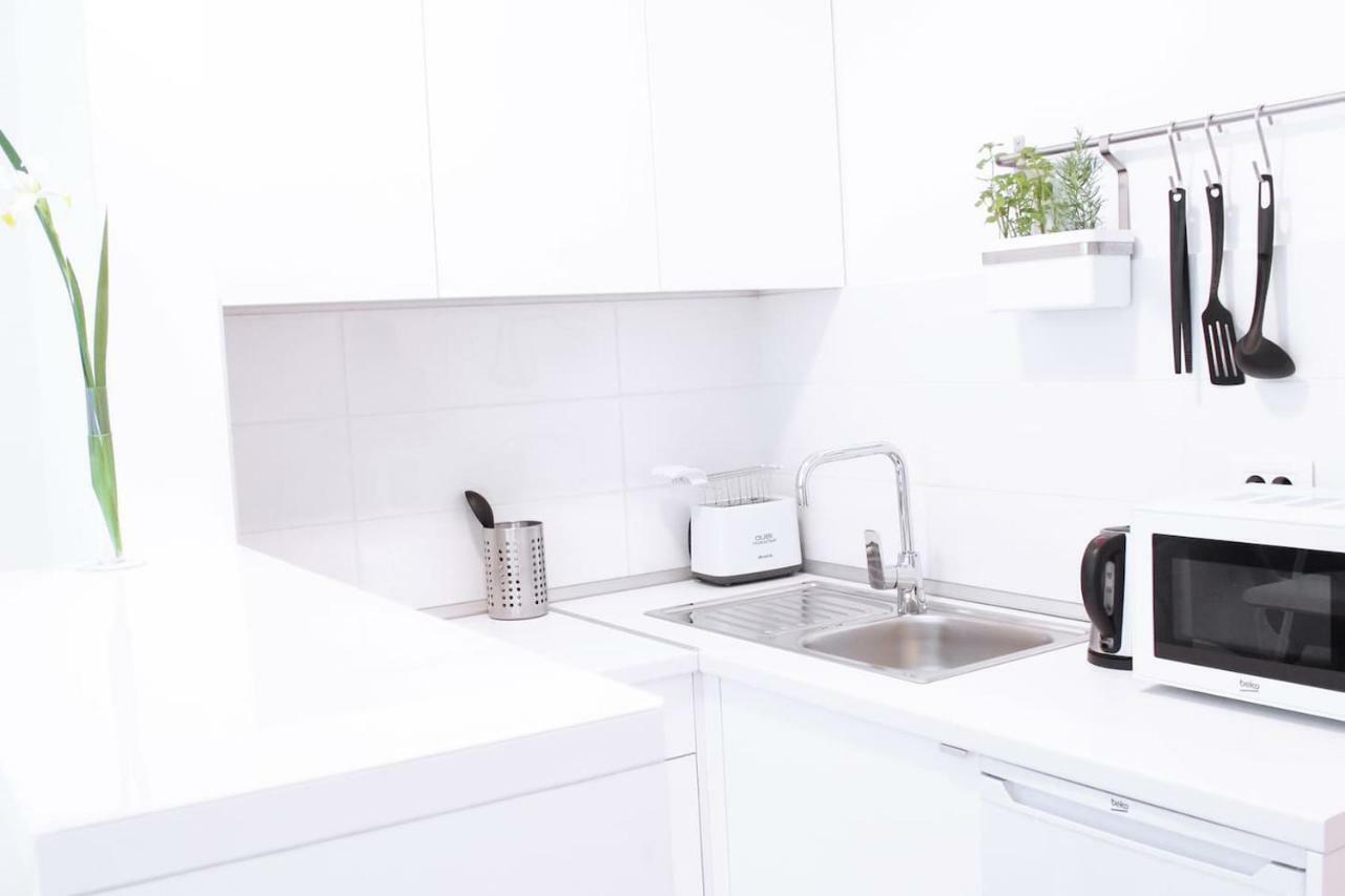 New Central Light Apartment With Private Parking Novi Sad Exteriör bild